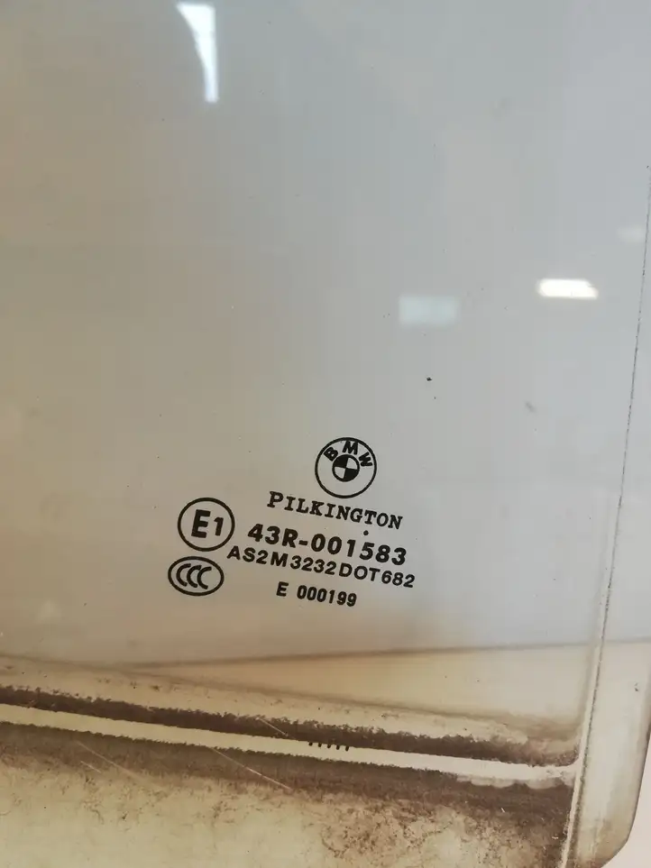 BMW 1 E82 E88 (2007 - 2014) 43R001583 Стекло задней двери — фото 2