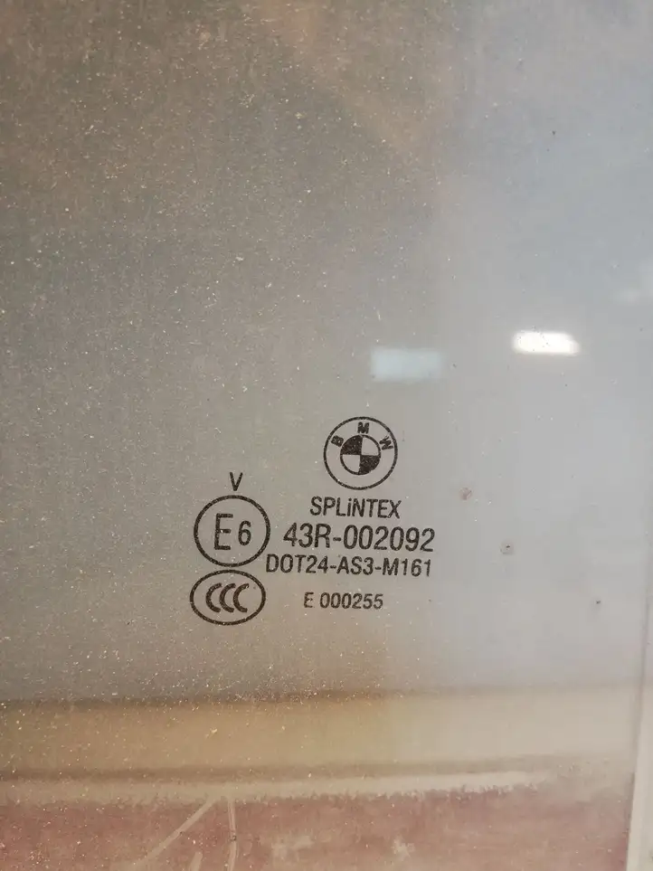 BMW 5 E60 E61 (2004 - 2010) 43R002092 Стекло задней двери — фото 2