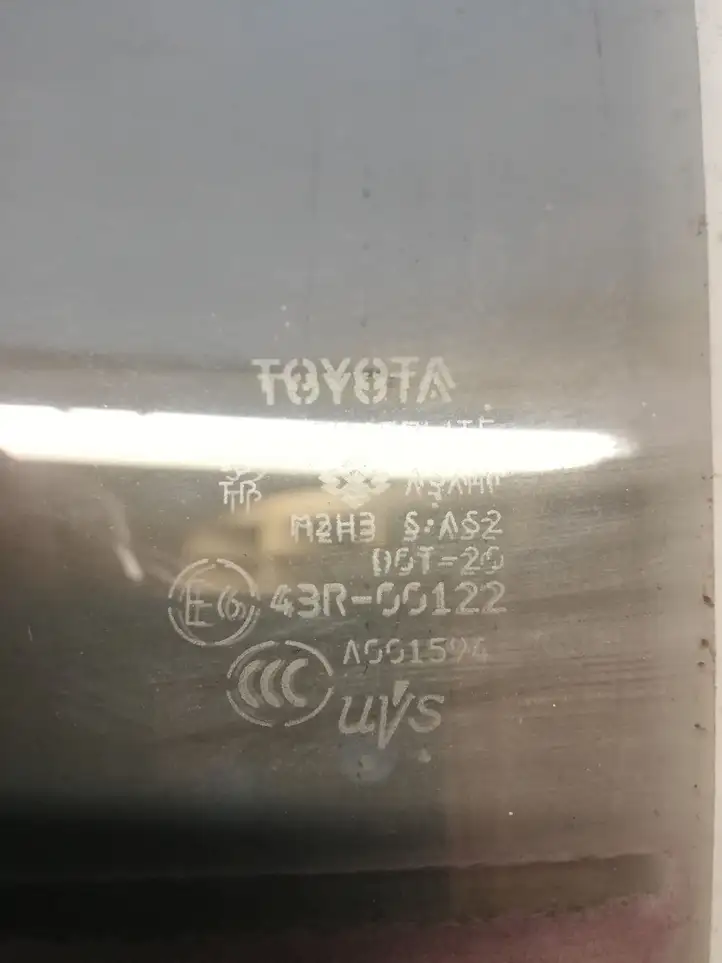 Toyota Prius (XW30) (2009 - 2015) 43R00122 Стекло задней двери — фото 2