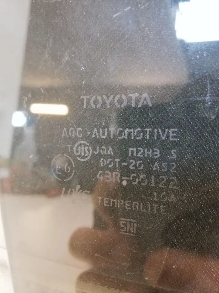 Toyota Prius (XW30) (2009 - 2015) 43R00122 Стекло задней двери — фото 2