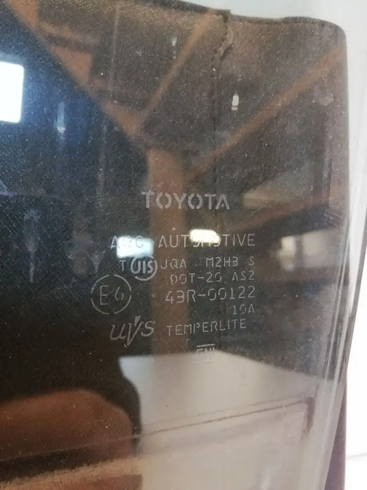 Toyota Prius (XW30) (2009 - 2015) 43R00122 Стекло задней двери — фото 2