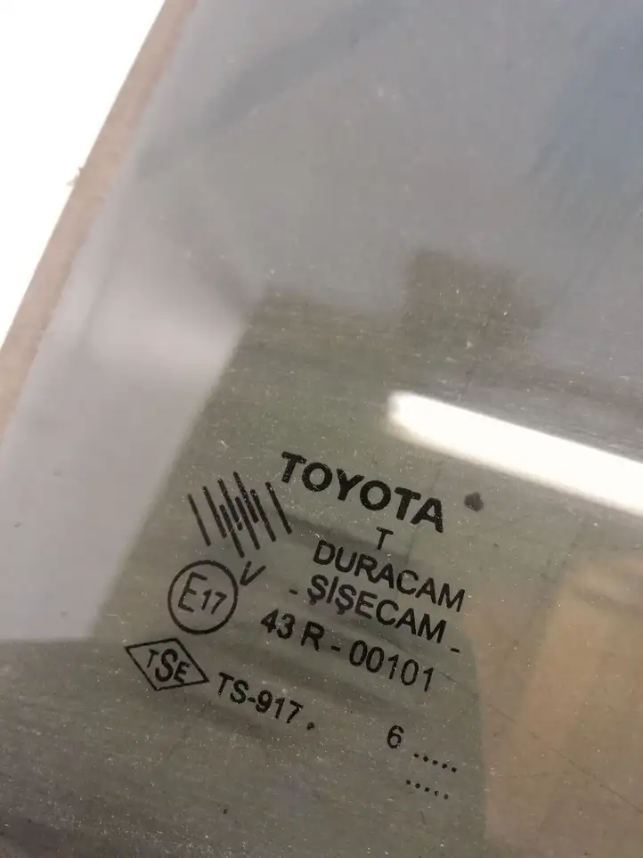 Toyota Corolla Verso AR10 (2004 - 2009) 43R00101 Стекло задней двери — фото 2