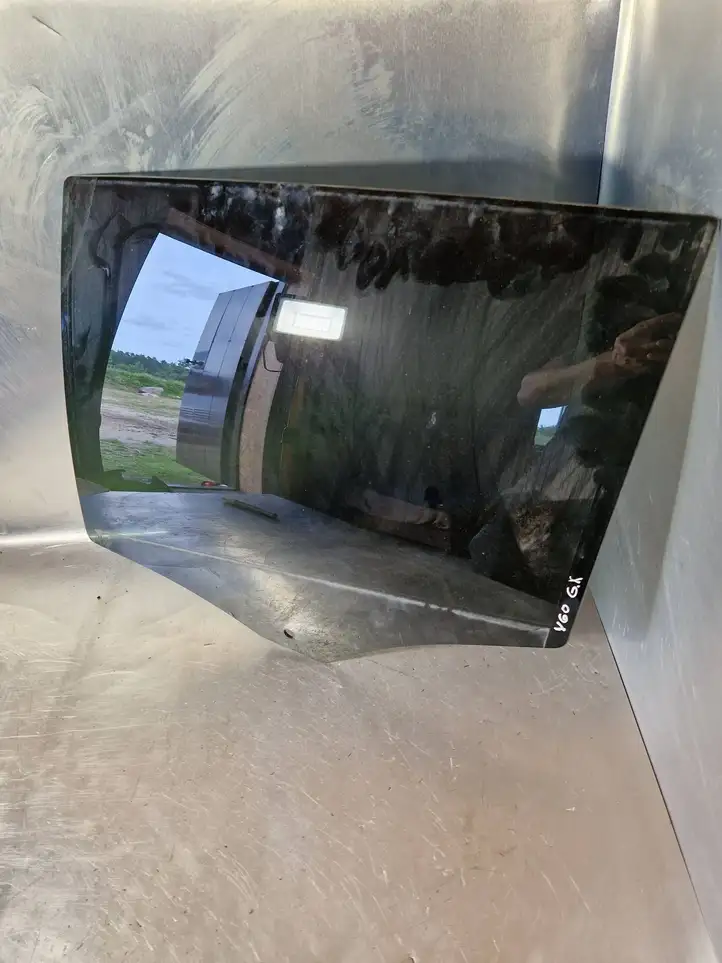 Volvo V60 (2013 - 2018) 43R001090 Стекло задней двери — фото 1
