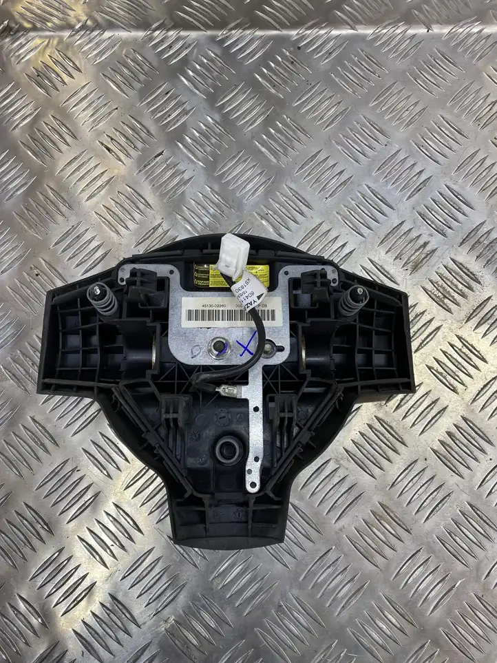 Toyota Corolla E120 E130 (2004 - 2007) 4513002260 Подушка безопасности руля — фото 2