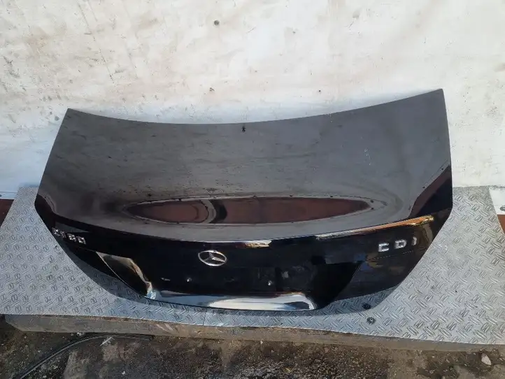 Mercedes-Benz C W204 (2007 - 2014) 2052223353 Крышка багажника — фото 2