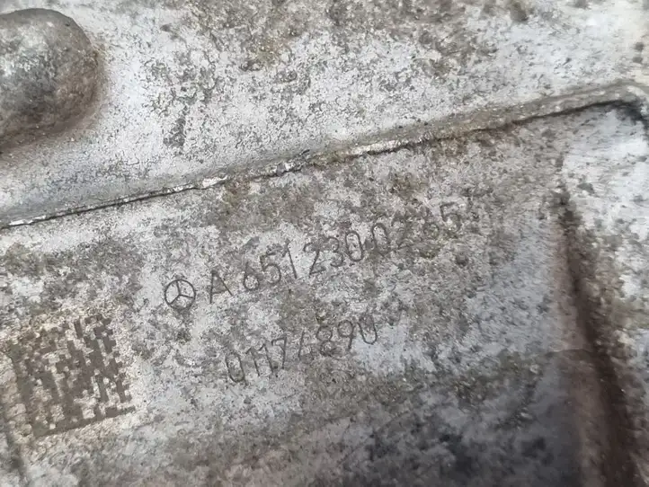 Mercedes-Benz C W204 (2007 - 2014) A6512300265 Вакуумный насос — фото 4