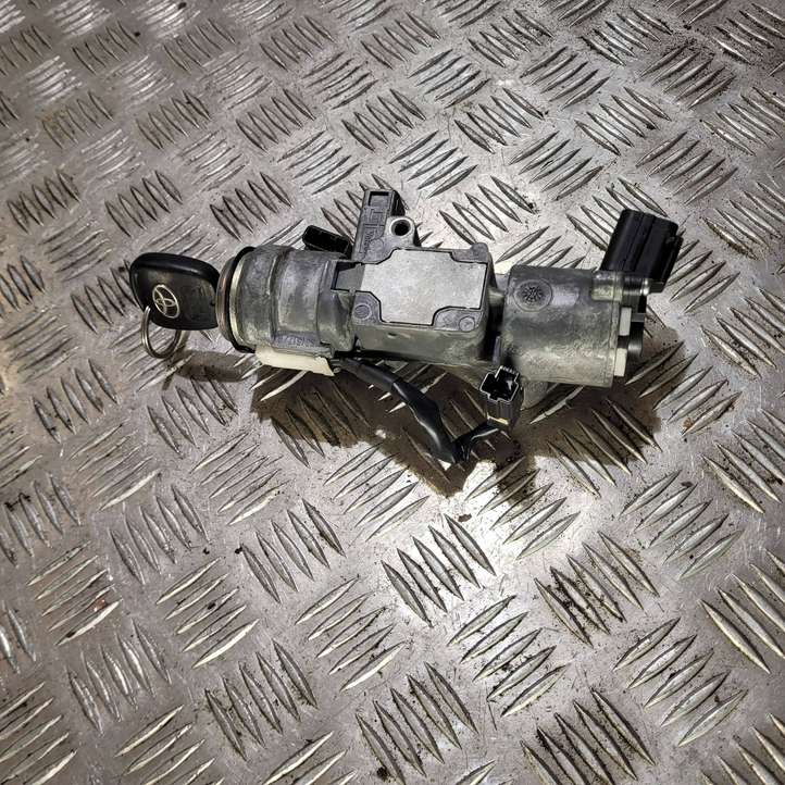 Toyota Avensis T250 (2006 - 2009)  10501517 Контакты замка зажигания