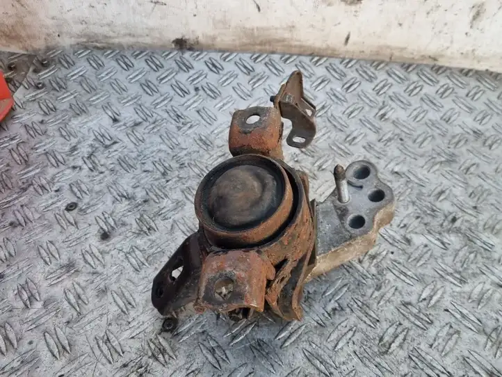 Toyota Auris 150 (2006 - 2012) Опора двигателя — фото 4
