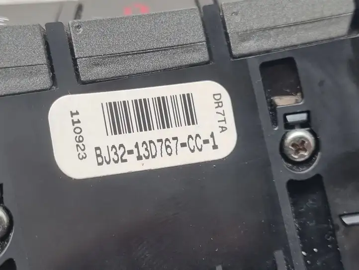 Land Rover Evoque I (2011 - 2015) BJ3213D767CC1 Кнопки на рулевом колесе — фото 3