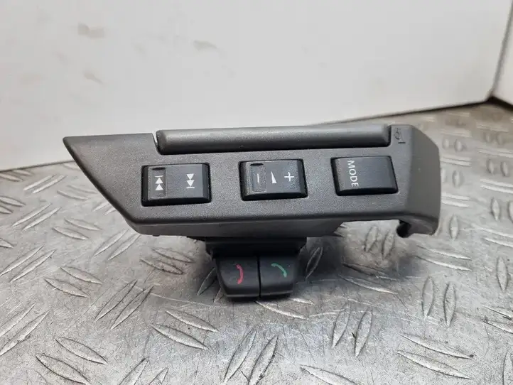Land Rover Range Rover Sport L320 (2005 - 2009) XPD500510WVH Кнопки на рулевом колесе — фото 1