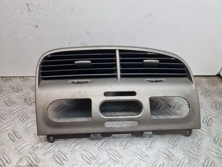 Seat Altea (2004 - 2009) 5P1819110G Центральный воздушный дефлектор — фото 2