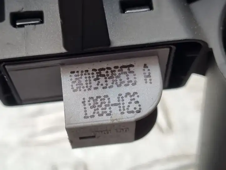 Audi A4 S4 B8 8K (2007 - 2011) 8K0868393A Ручка двери / накладка — фото 2
