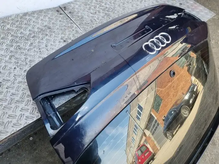 Audi A4 S4 B8 8K (2007 - 2011) Крышка багажника — фото 2