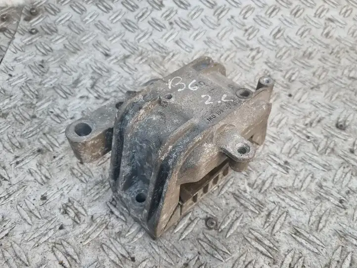 Volkswagen PASSAT B6 (2005 - 2010) 1K0199262P Опора двигателя — фото 5