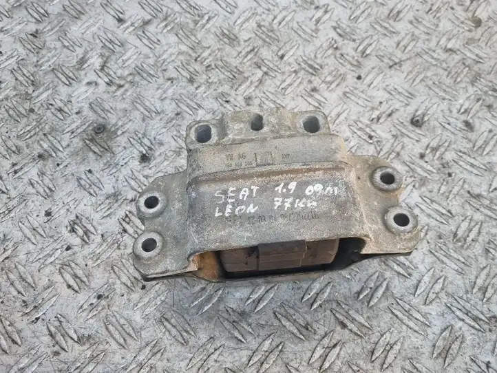Seat Altea XL (2004 - 2015) 1K0199555M Опора двигателя — фото 2