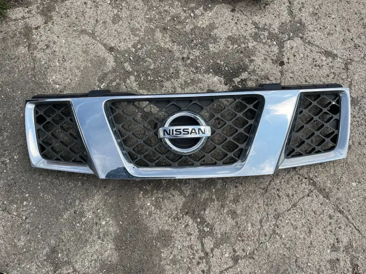 Nissan Pathfinder R51 (2005 - 2012) Верхняя решетка радиатора — фото 1