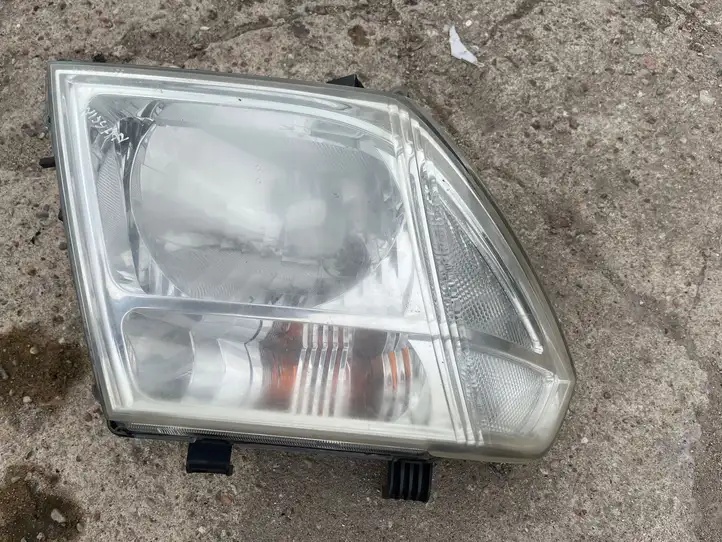 Nissan Pathfinder R51 (2005 - 2012) 26010E5300 Передняя фара — фото 1