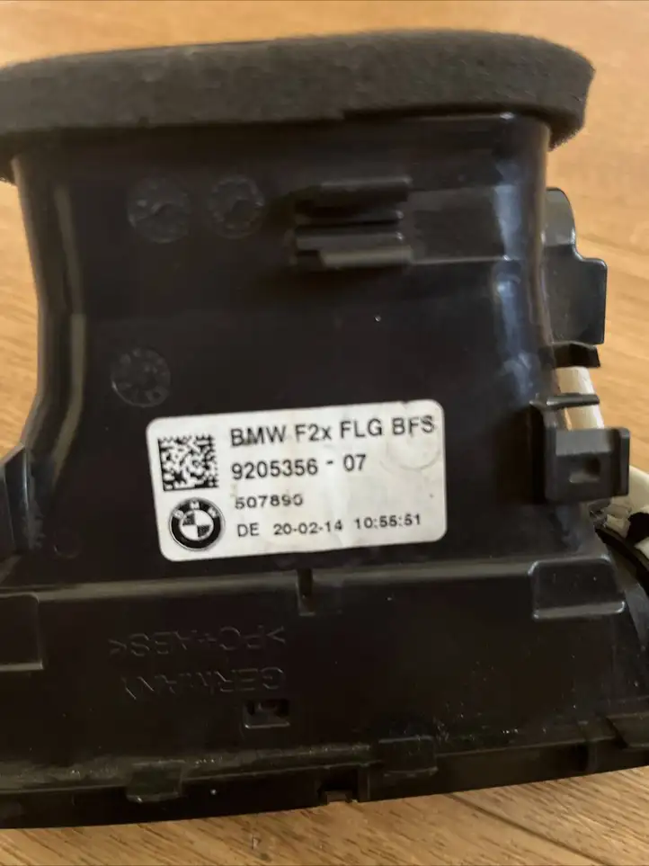 BMW 1 F20 F21 (2011 - 2019) 9205356 Центральный воздушный дефлектор — фото 4
