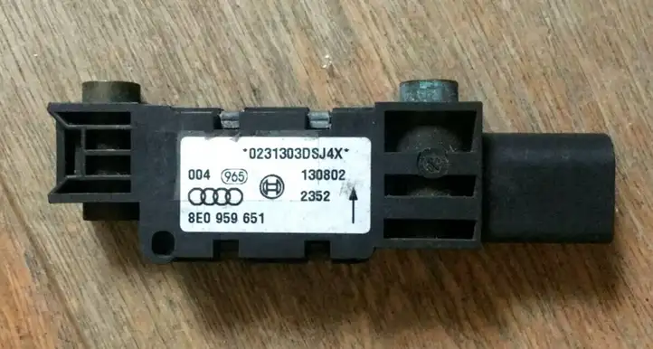 Audi A4 S4 B6 8E 8H (2000 - 2006) 8E0959651 Датчик удара SRS — фото 2