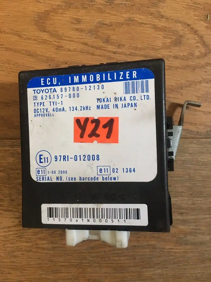 Toyota Corolla E120 E130 (2000 - 2004) 8978012130 Блок иммобилайзера — фото 1