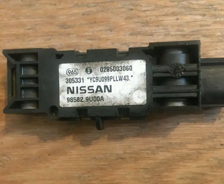 Nissan Note (E11) (2006 - 2014) 0285003060 Датчик удара SRS — фото 1
