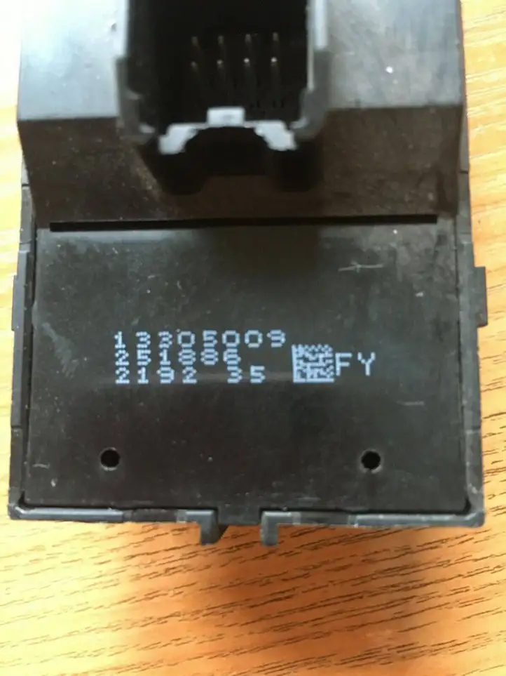 Opel Astra J (2009 - 2012) 13305009 Кнопка стеклоподъемников — фото 4