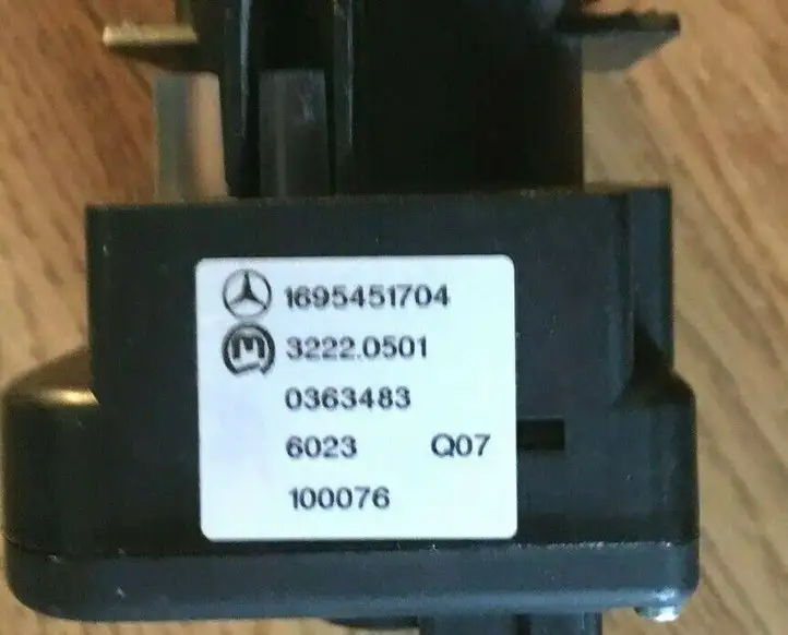 Mercedes-Benz B-class W245 (2005 - 2008) 1695451704 Включатель фонарей — фото 3