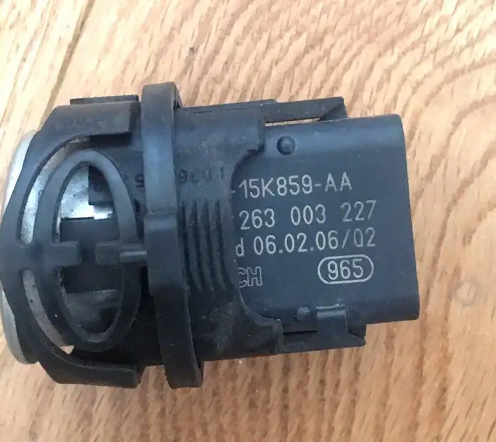 Ford Fusion (2006 - 2012) 0263003227 Кронштейн заднего датчика парковки — фото 1