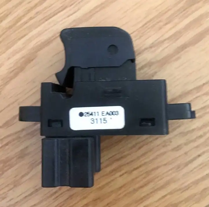 Nissan Pathfinder R51 (2005 - 2012) 25411EA003 Блок кнопок стеклоподъемников — фото 2