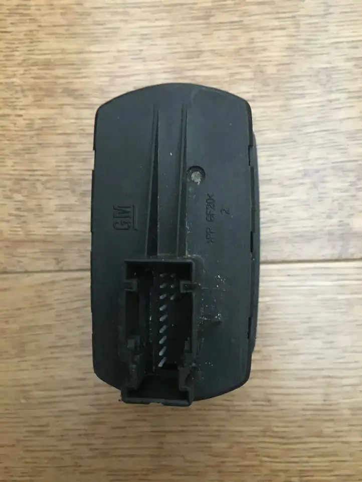 Opel Corsa D (2006 - 2010) 315625731 Кнопка стеклоподъемников — фото 2