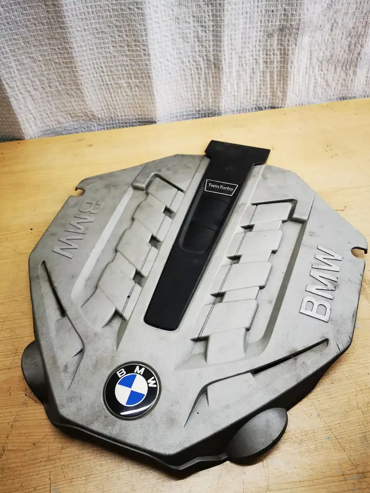 BMW 7 F01 (2008 - 2016) 7577456 Крышка двигателя декоративная — фото 1