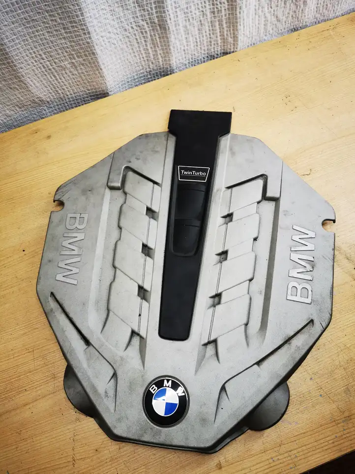 BMW 7 F01 (2008 - 2016) 7577456 Крышка двигателя декоративная — фото 3