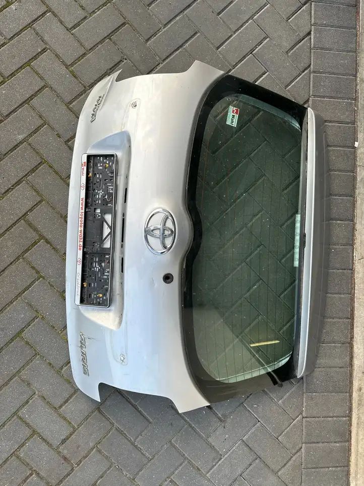 Toyota Auris 150 (2006 - 2012) Крышка багажника — фото 5