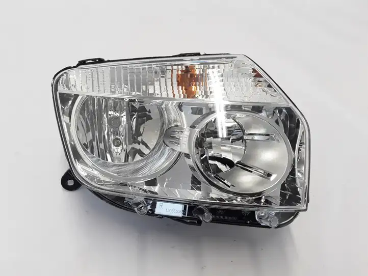 Dacia Duster (2010 - 2017) 260108233R Передняя фара — фото 1