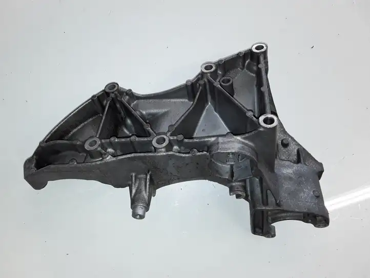 Renault Laguna II (2005 - 2007) 8200183234 Кронштейн генератора — фото 1