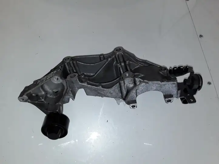 Renault Laguna III (2007 - 2015) 117103703 Кронштейн генератора — фото 2