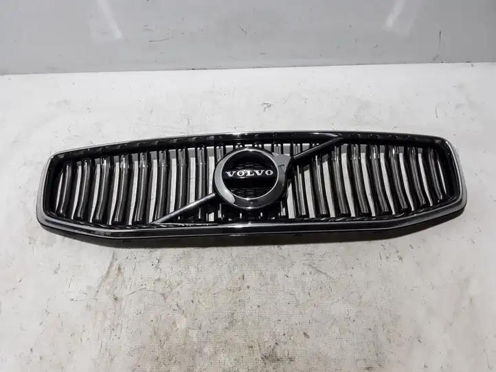 Volvo V60 (2013 - 2018) 32132216 Передняя решетка — фото 1