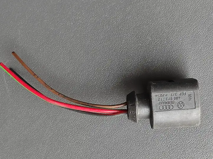 Volkswagen PASSAT B7 (2011 - 2014) 4B0973712 Прочая электропроводка — фото 4