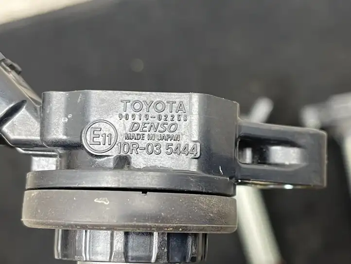Toyota Prius (XW30) (2009 - 2015) 9091902258 Катушка зажигания — фото 2