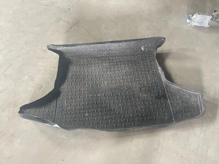 Toyota Prius+ (ZVW40) (2011 - 2018) PZ434G0302PJ Резиновый коврик багажника — фото 1