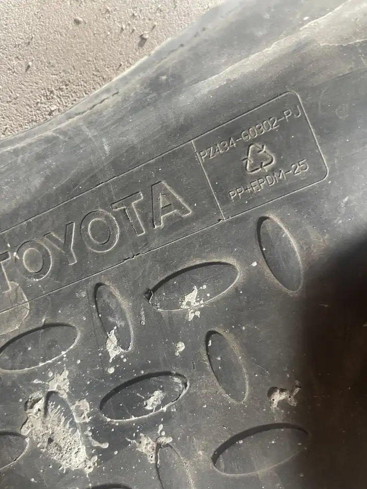 Toyota Prius+ (ZVW40) (2011 - 2018) PZ434G0302PJ Резиновый коврик багажника — фото 5