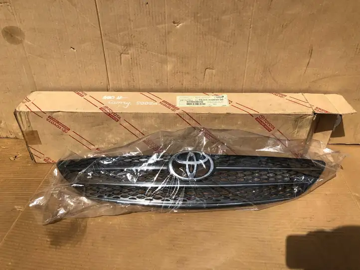 Toyota Camry (2001 - 2006) 5310133090 Верхняя решетка радиатора — фото 1
