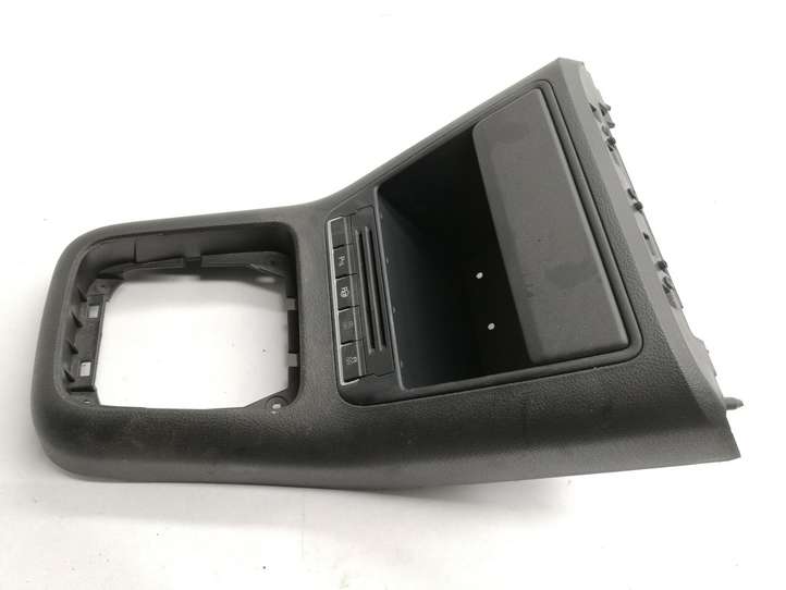 Volkswagen Tiguan (2007 - 2011)  5N2863476A Рамка рычага переключения передач
