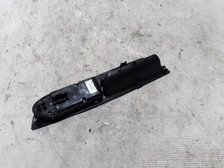 BMW X5 E70 (2006 - 2013) 9218043 Кнопка стеклоподъемников — фото 3