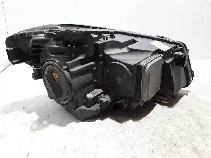 Mercedes-Benz CLA C117,X117,W117 (2013 - 2019) A1179066300 Передняя фара — фото 2