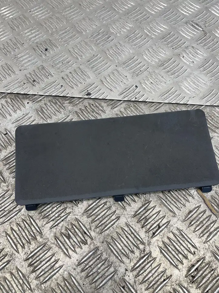 Toyota Prius+ (ZVW40) (2011 - 2018) 6784747020 Прочие детали салона — фото 1