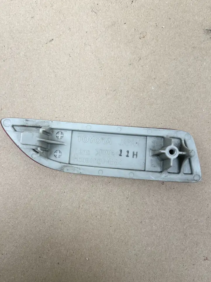 Lexus CT 200H (2010 - 2013) E1312886 Задний катафот — фото 3
