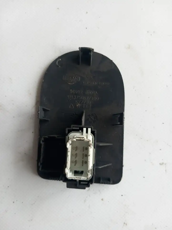 Nissan Qashqai (2006 - 2010) Блок кнопок стеклоподъемников — фото 2