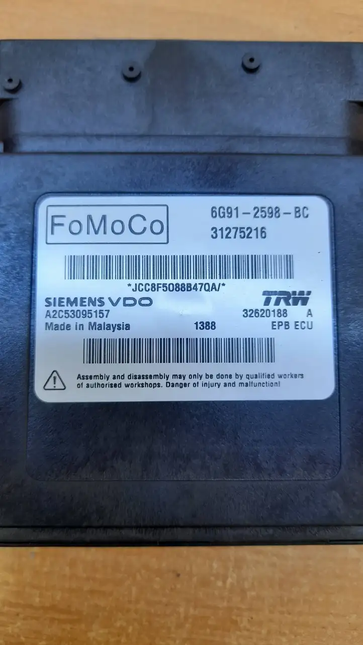 Volvo S80 (2006 - 2009) 6G912598BC Блок управления стояночным тормозом — фото 2