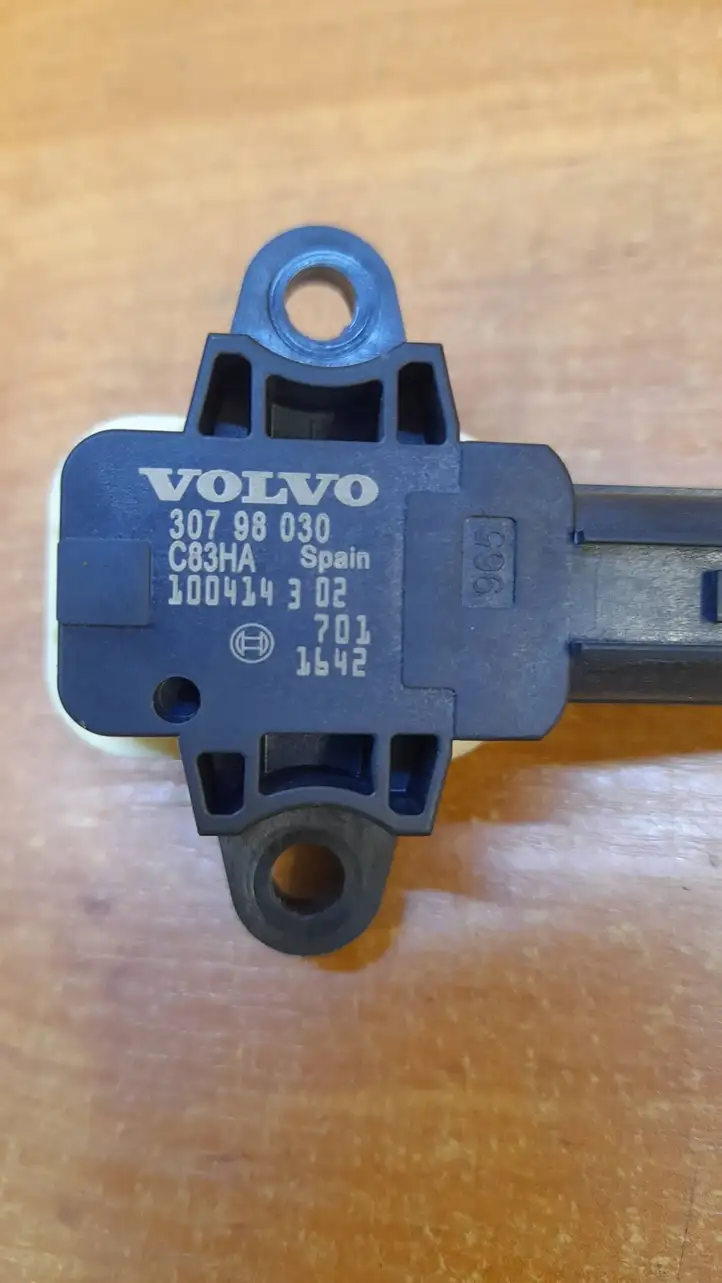 Volvo S60 (2010 - 2013) 30798030 Датчик удара SRS — фото 2